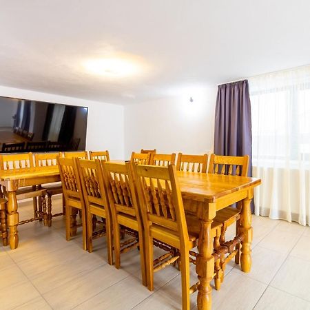 Pensiunea D & Ylan Hotel Novaci-Străini Eksteriør billede